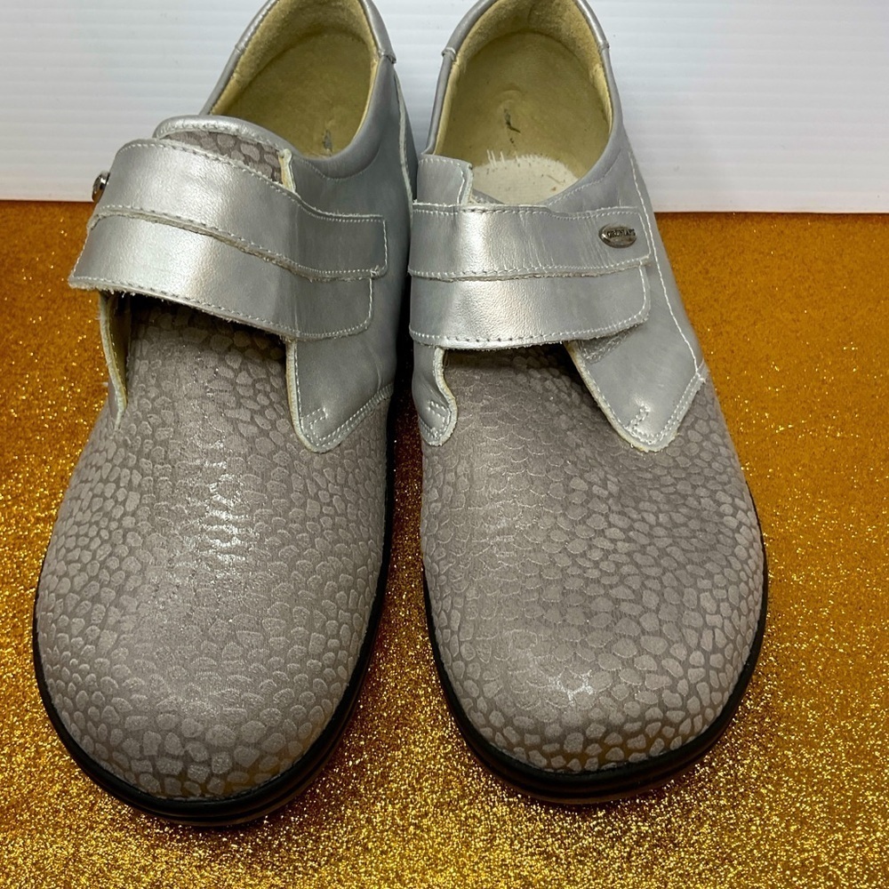 Grunland comfort women’s silver walking shoes sz EU 40 US 9 ergonomic